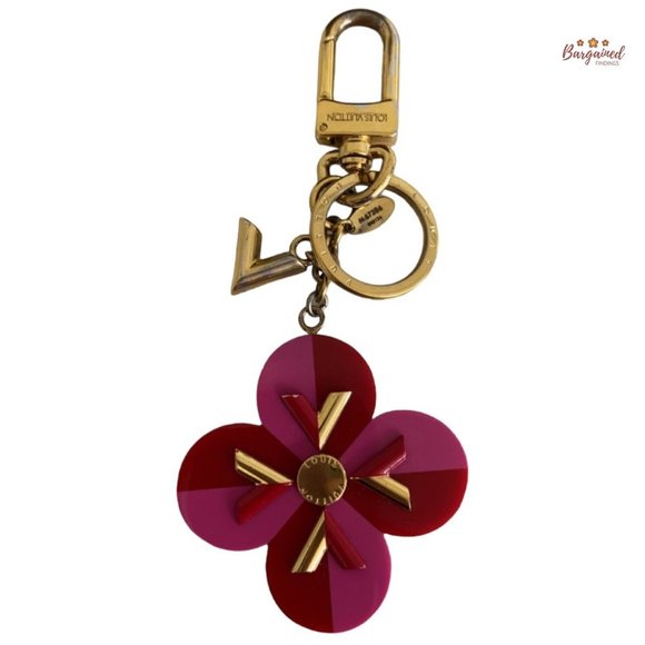Authentic LOUIS VUITTON Pink/Red Resin Flower & V Key Holder & Bag Charm M67386 - Picture 4 of 11